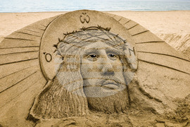 Бургас - Великден - пясъчна фигура на Иисус Христос