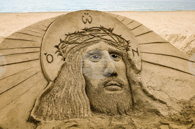 Бургас - Великден - пясъчна фигура на Иисус Христос