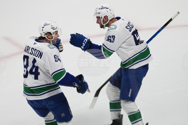 Canucks Avalanche Hockey