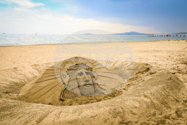 Бургас - Великден - пясъчна фигура на Иисус Христос