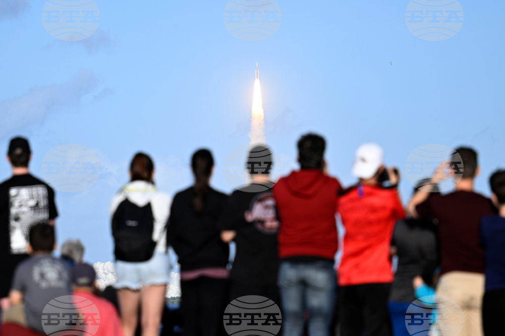 NASA Artemis Moonshot