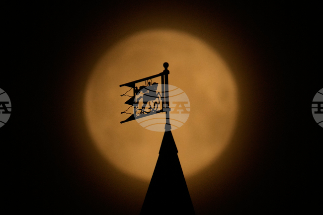 Russia Full Moon