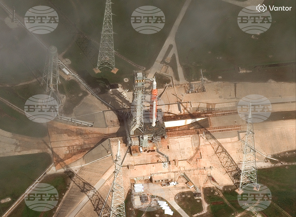 NASA Artemis Moonshot