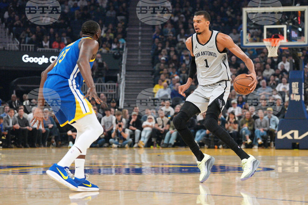 Spurs Warriors Basketball