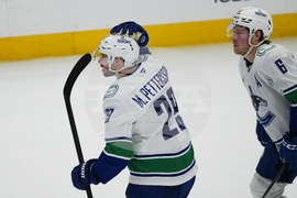 Canucks Avalanche Hockey