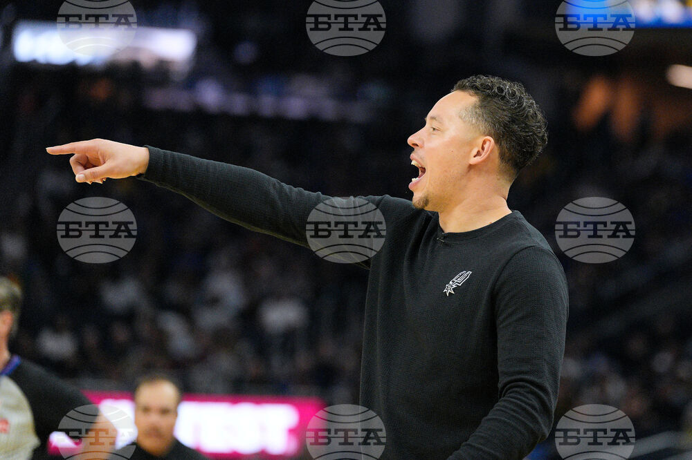 Spurs Warriors Basketball