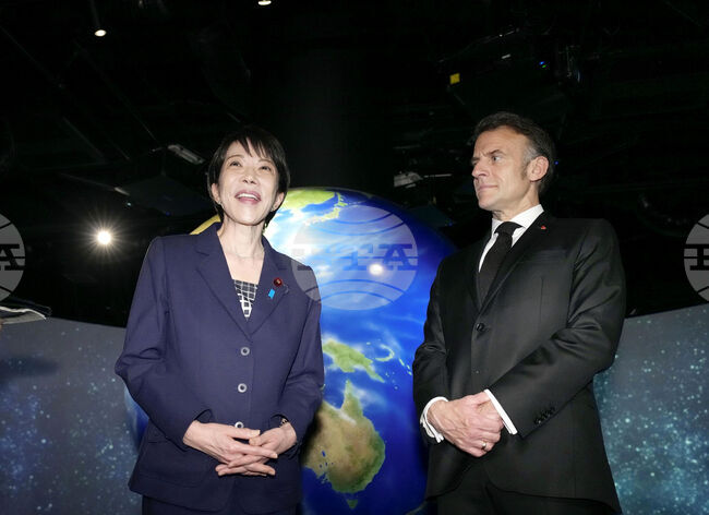 Макрон се срещна с японския император в края на визитата си в Токио