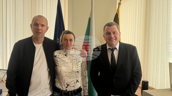 Президентът на Българската федерация по лека атлетикаГеорги Павлов проведе работна среща с кмета на Община Перник Станислав Владимиров