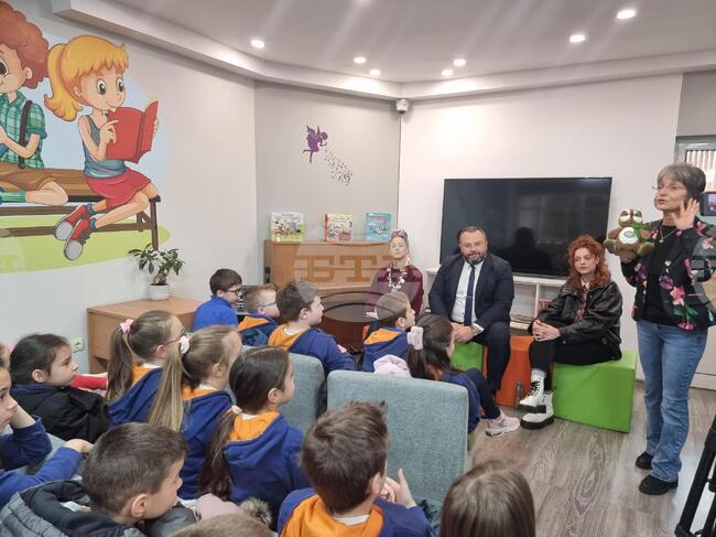 В детския отдел на библиотеката в Кюстендил беше дадено началото на Маратона на четенето 