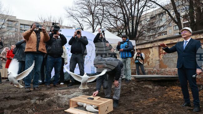 Със символична първа копка и с пускане на бели гълъби започна изграждането на нов център "Къща на децата" в София 