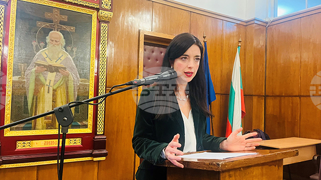 Доц. Валентина Вила от Католическия университет в Милано гостува на Софийския университет