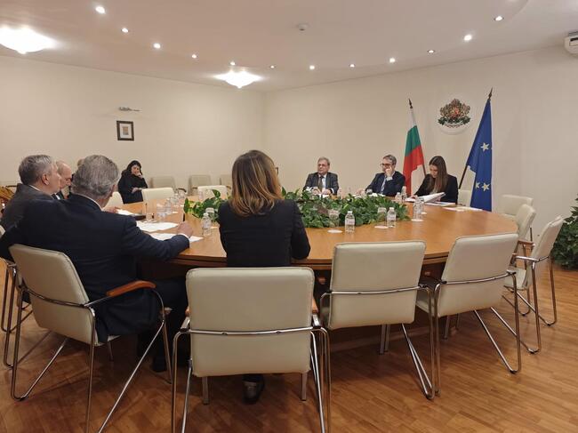 Ministers, Business Representatives Discuss Ways to Curb Impact of High Electricity Prices on Energy-Intensive Industries