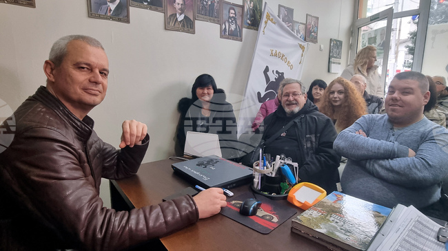 Cabinet's Actions Are Putting Bulgaria's National Security at Risk, Vazrazhdane Leader Says in Haskovo