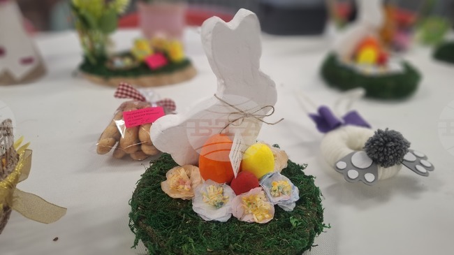 Ученици със специални образователни потребности в Сливен изработиха сувенири за великденски базар