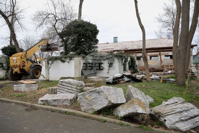 Бургас - Графична база „Тодор Атанасов“ - ремонт