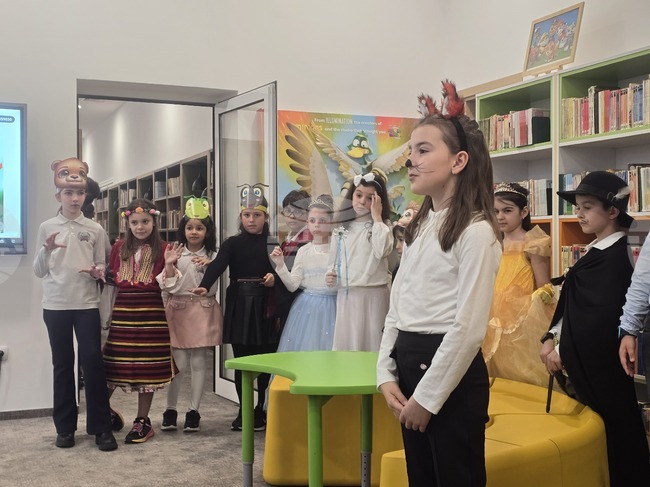Карнавал на приказните герои се състоя в детския отдел на библиотеката към НЧ „Братя Миладинови“ по повод Международния ден на детската книга