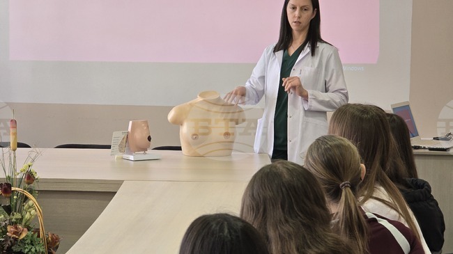 С обучение в самоизследване за рак на гърдата в кърджалийската болница бе поставено началото на „Училище за женско здраве и бъдещи родители“