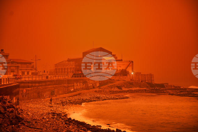 CORRECTION Greece Dust Storm