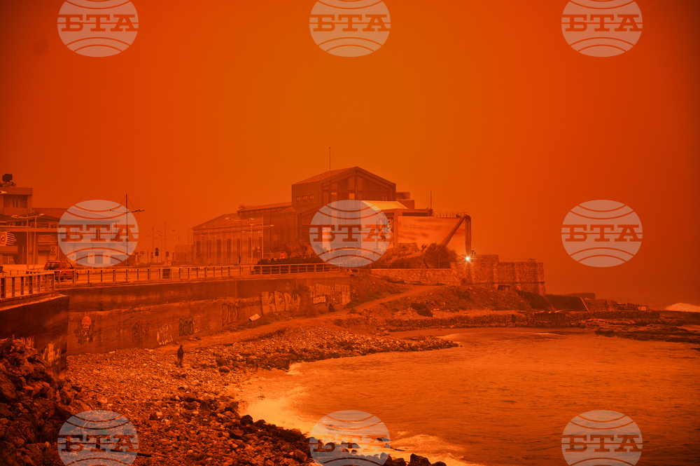 CORRECTION Greece Dust Storm