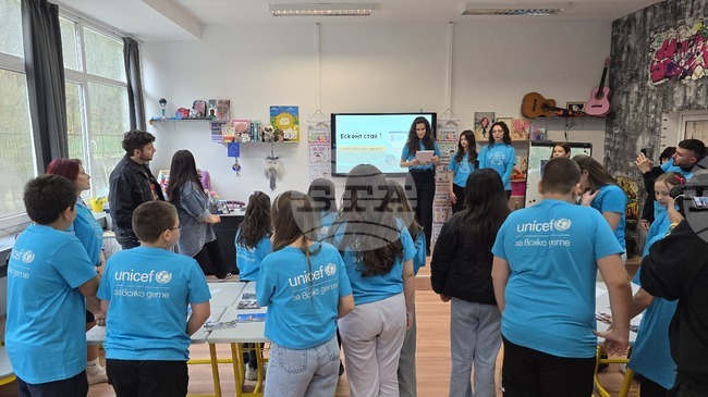 Представители на УНИЦЕФ посетиха свищовското училище „Цветан Радославов“ и подариха среща на децата с инфлуенсърите Стан и Стефи