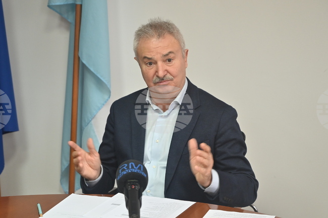 Община Монтана извършва текущи ремонти изцяло със собствени средства, заяви кметът Златко Живков 