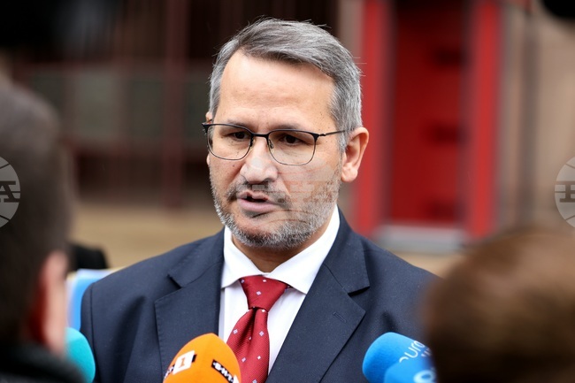 Служебният земеделски министър Иван Христанов не очаква осезаемо поскъпване на стоките