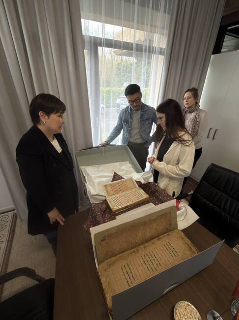 МОНЦАМЕ: Два редки текста от XVII и XVIII век бяха върнати в Монголия от Бернския университет 