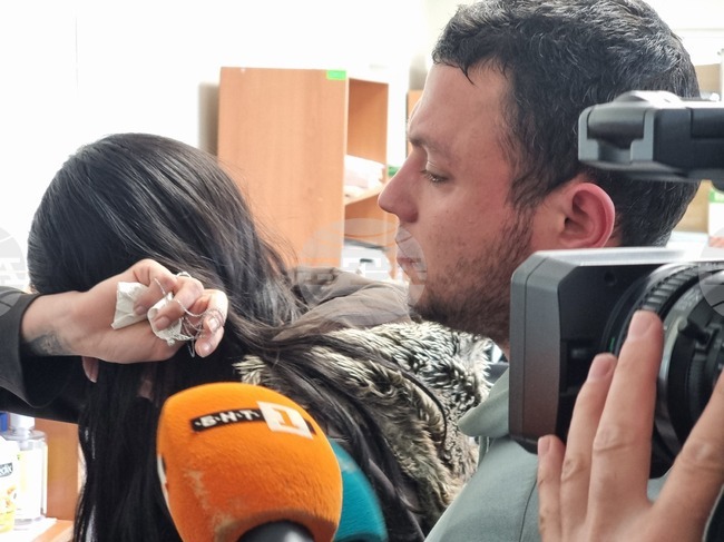 Родителите на детето от Ямбол, спасено от падане от осмия етаж, заявиха, че ще се борят децата им да не бъдат отнети