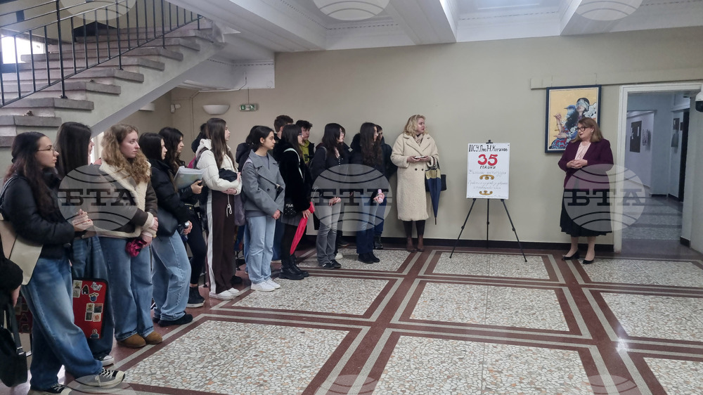 Ученици подредиха изложба във фоайето на Окръжния съд в Търговище 