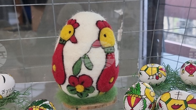 В навечерието на Великден в Стара Загора беше представена изложба на традиционните етрополски „плескани” яйца