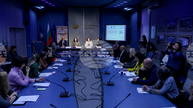 Монография, проследяваща развитието и предизвикателствата пред отношенията между България и Гърция, беше представена в Дипломатическия институт