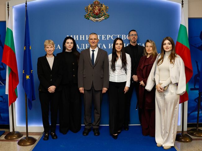 Министър Димитър Илиев се срещна с директора на Националната агенция за младежта на Албания