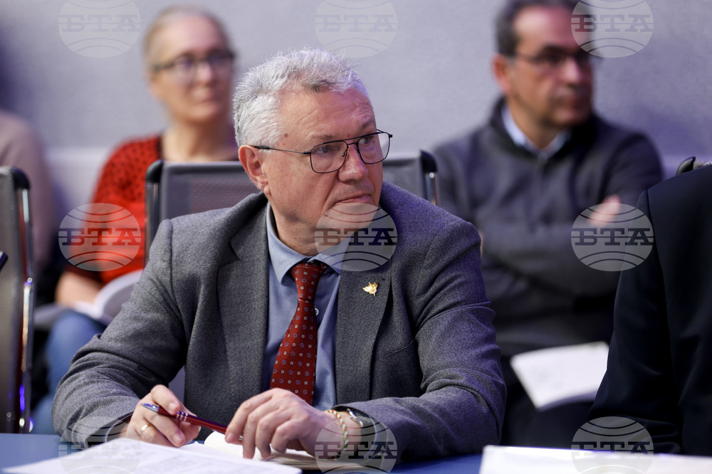 МВнР - Национален конкурс за приложно-изследователския проект - монография