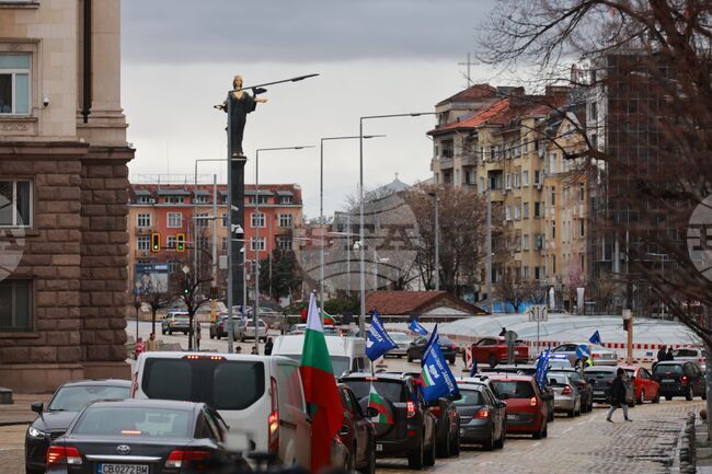 Протестно автошествие срещу цените на горивата