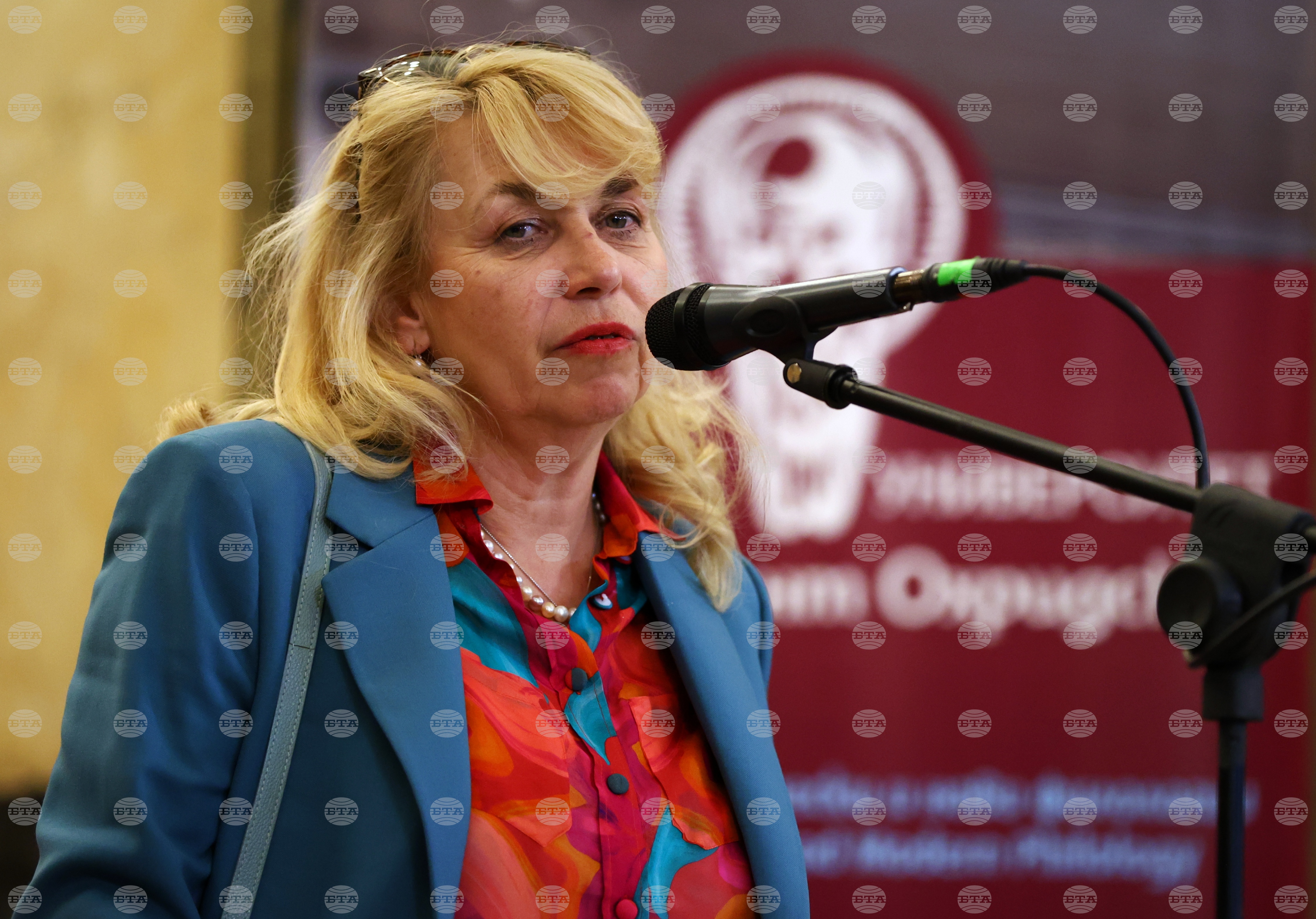 Кандидат-студентите имат голям интерес към психологията и това е световна тенденция, каза деканът на Философския факултет на СУ проф. Соня Карабельова