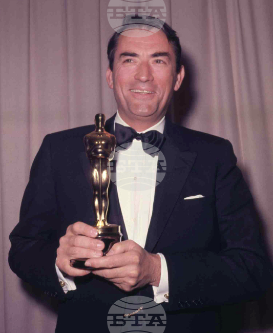 Актьорът трябва да играе с професионализъм и чар, казва Грегъри Пек, от чието рождение се навършват 110 г.