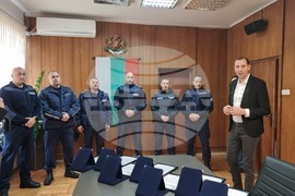Ямбол - полицаи - награди - спасено дете
