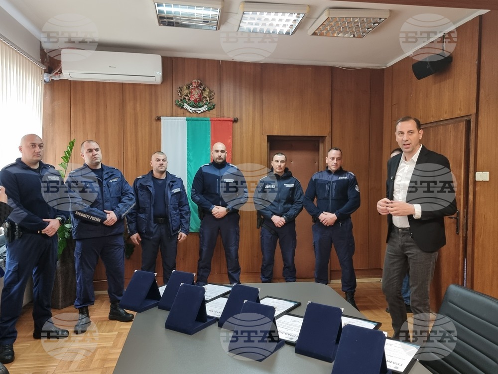 Ямбол - полицаи - награди - спасено дете