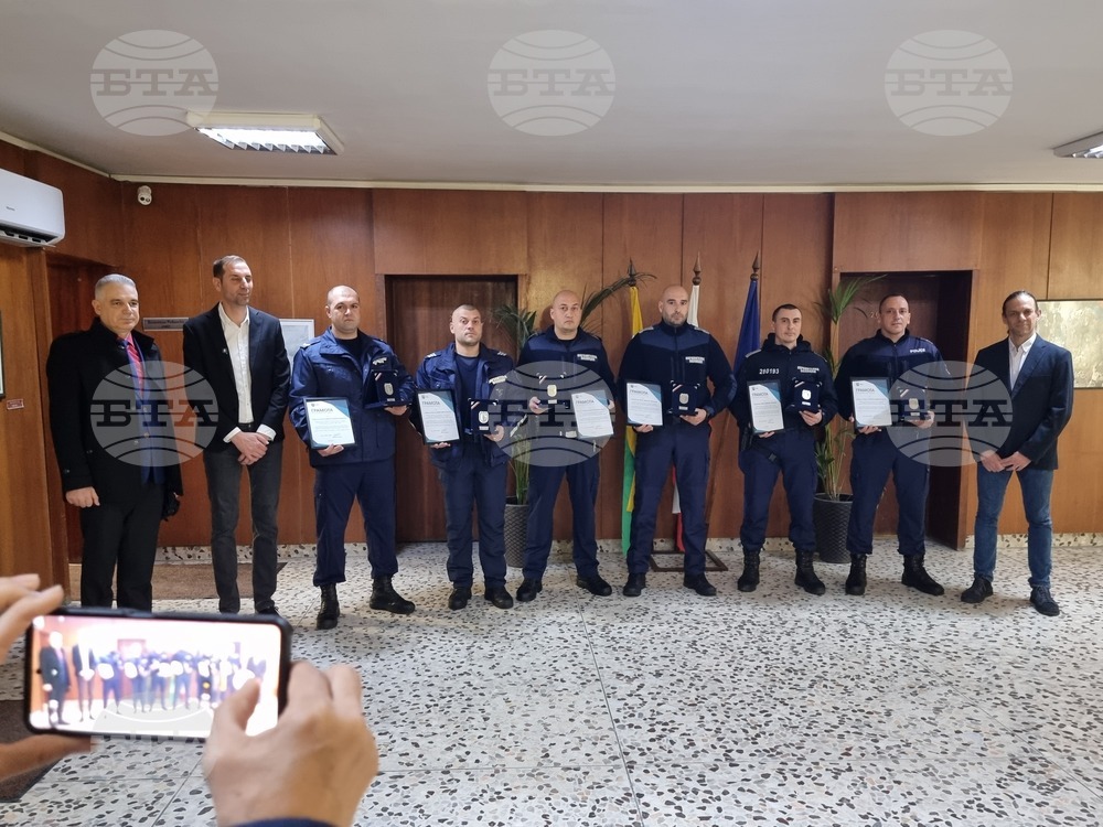 Ямбол - полицаи - награди - спасено дете