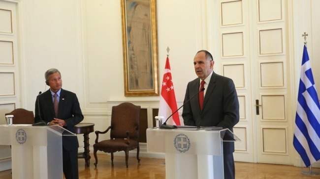 АНА-МПА: Гръцкият външен министър Герапетритис подчерта значението на свободата на корабоплаване на среща с външния министър на Сингапур