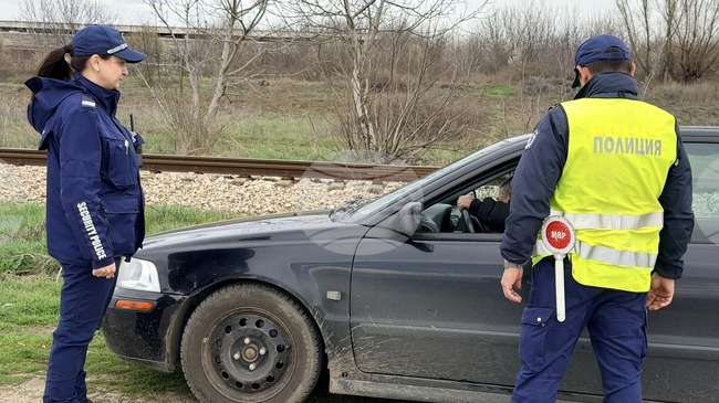 При специализирана полицейска операция в Ловешко са проверени близо над 700 души, заложни къщи, охранителни фирми и търговски обекти