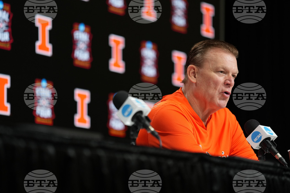 NCAA Illinois Basketball