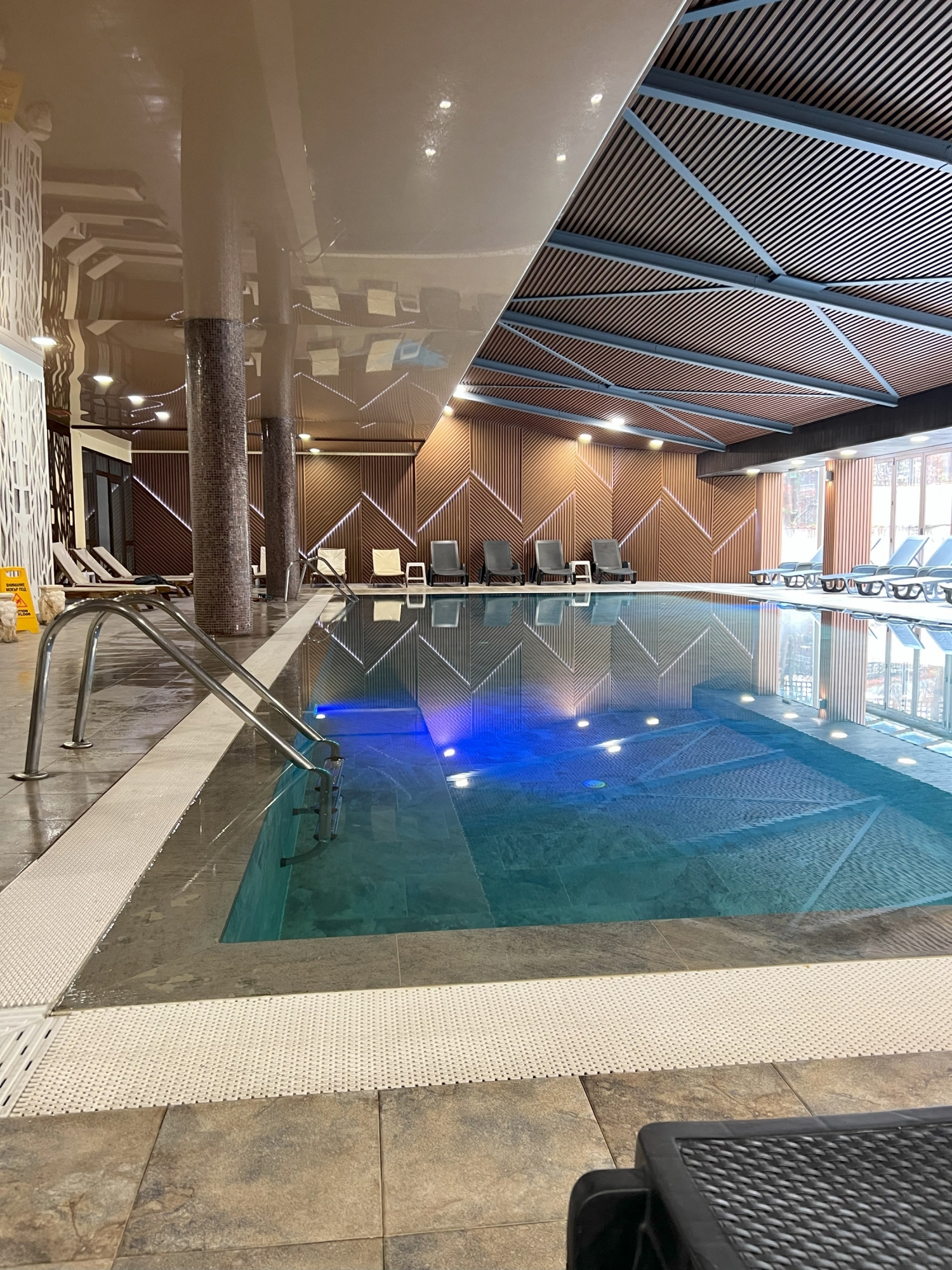 Банско - хотелски комплекс „Каза Карина“