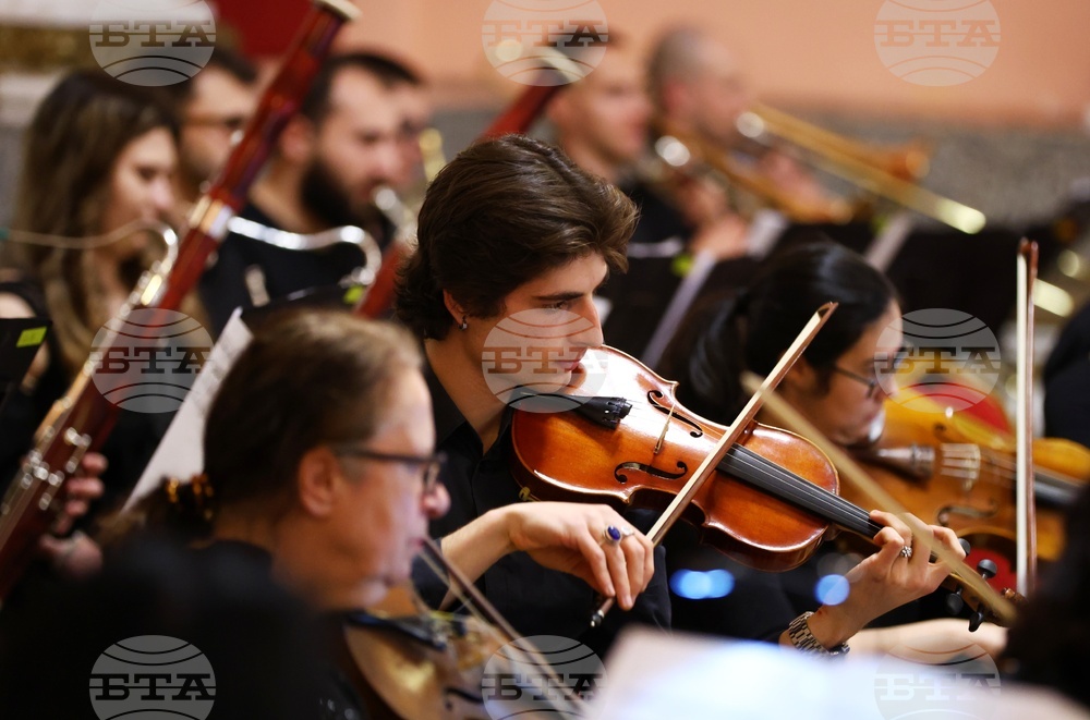 Симфониета "София" - ансамбъл "Филип Кутев" - концерт