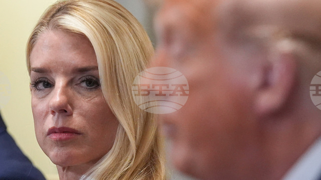 Какво се крие зад уволнението от Тръмп на Пам Бонди като министър на правосъдието и главен прокурор на САЩ