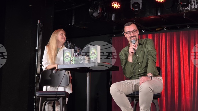 Радвам се на успеха на „Мамник“, защото това е успех за жанровата литература, каза писателят Васил Попов