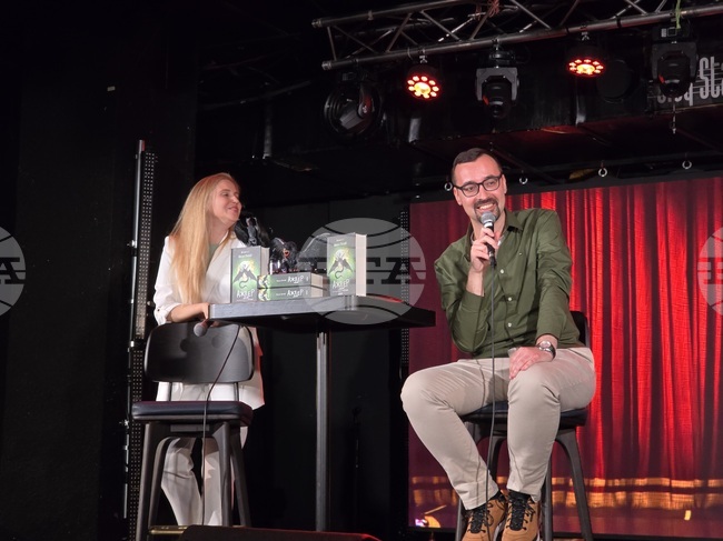 Радвам се на успеха на „Мамник“, защото това е успех за жанровата литература, каза писателят Васил Попов