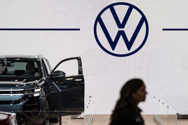 Глобалните доставки на автомобили на "Фолксваген" се понижават с 4 на сто през първото тримесечие на тази година заради спад в САЩ и Китай