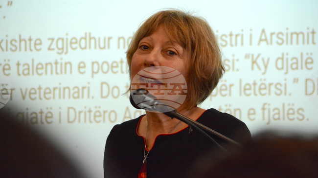 Албанското радио и телевизия излъчи интервю с дългогодишната преподавателка по албански език и литература в Софийския университет доц. Русана Бейлери