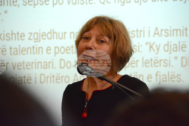 Албанското радио и телевизия излъчи интервю с дългогодишната преподавателка по албански език и литература в Софийския университет доц. Русана Бейлери
